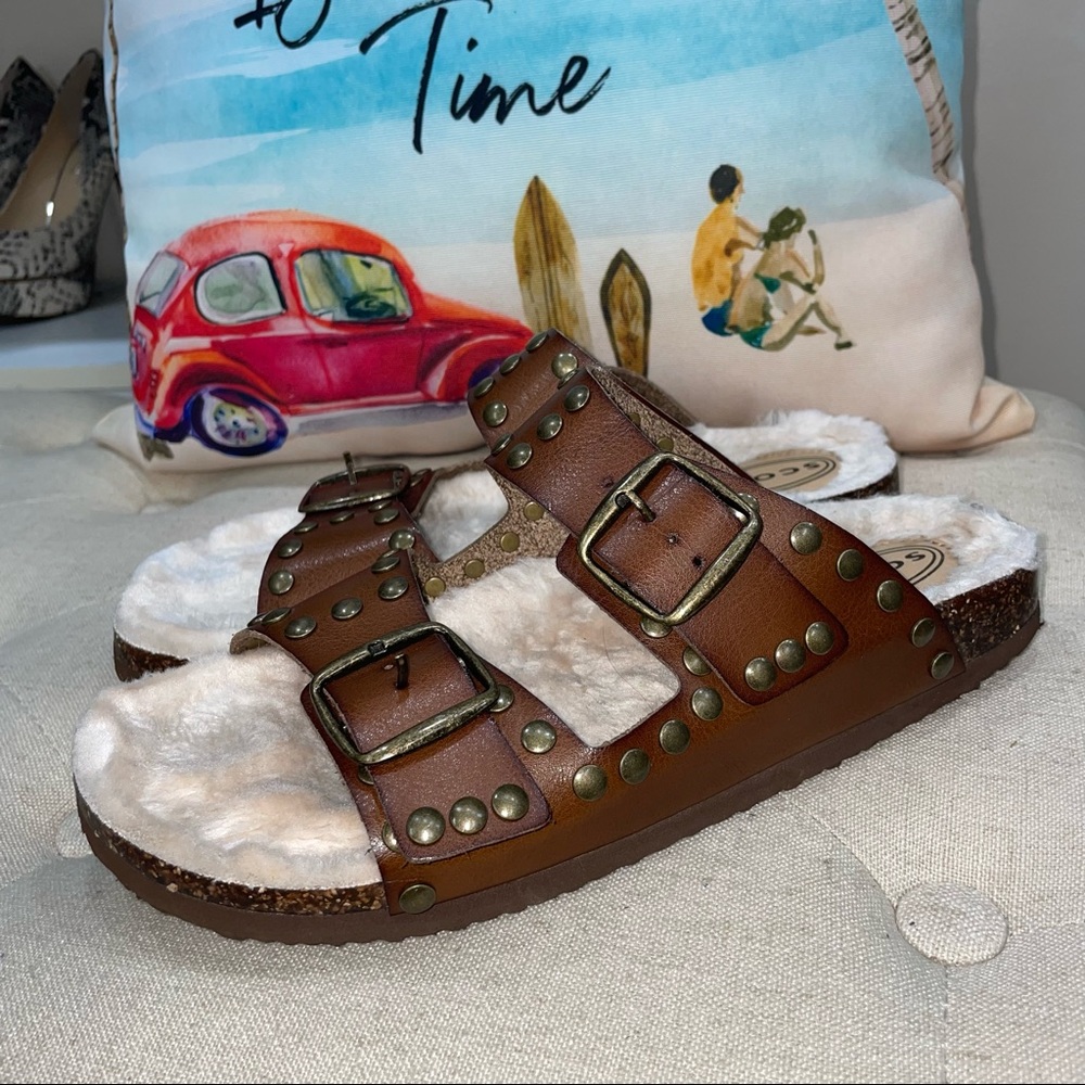 Scoop Women's Brown Studded Faux Shearling Double Strap Sandals Size 9 - Picture 3 of 12